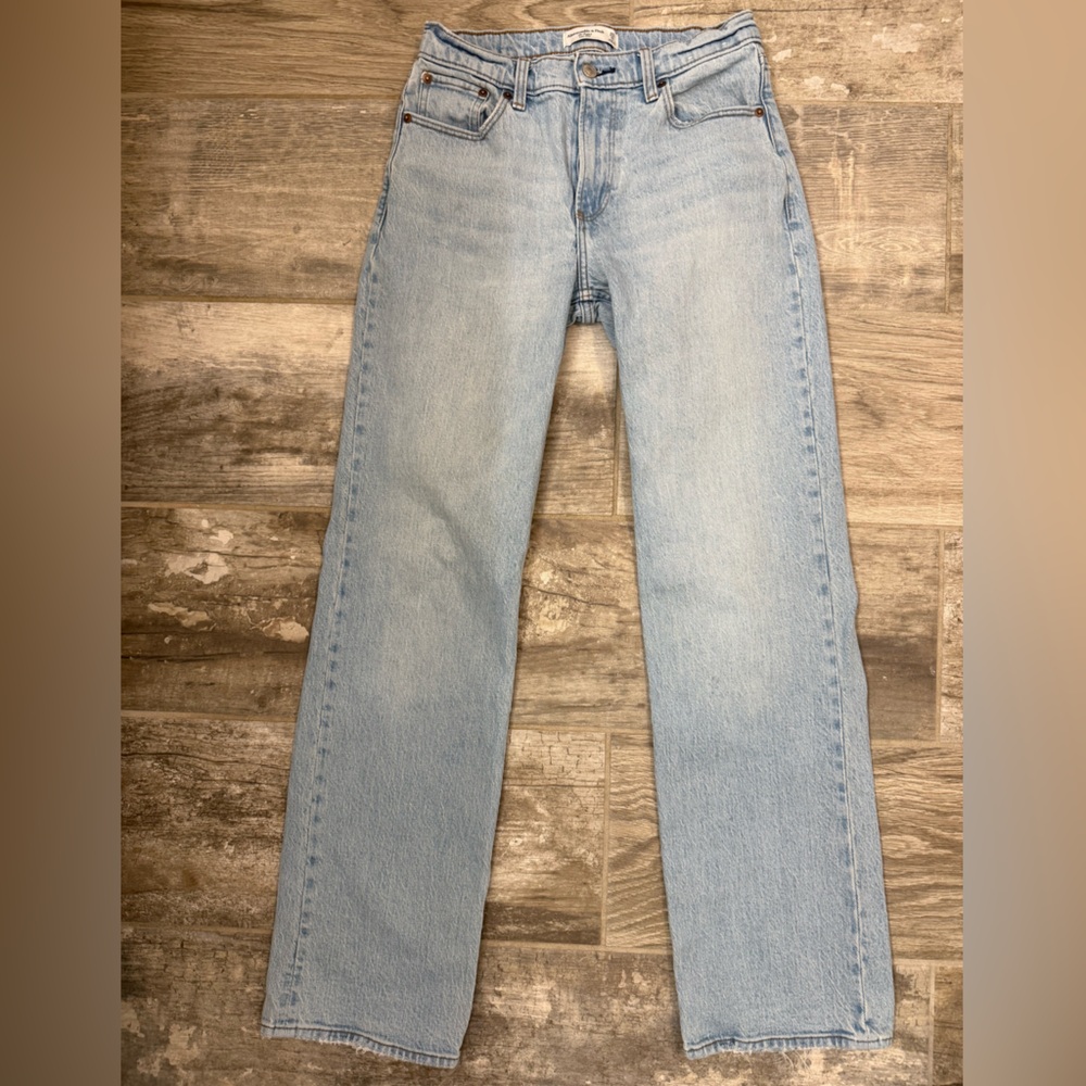 Abercrombie & Fitch The baggy low rise